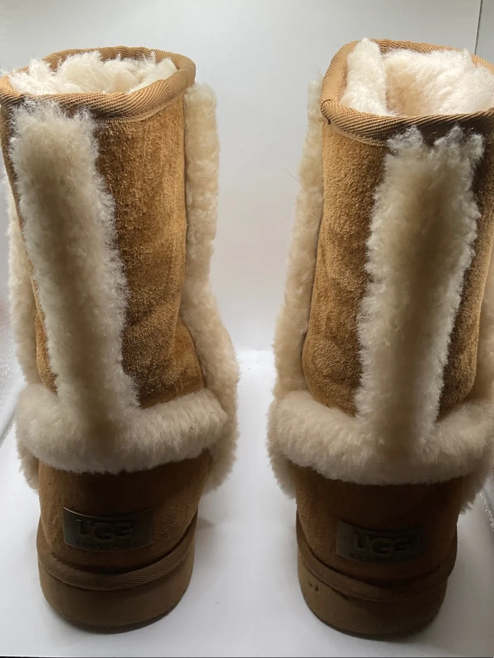 UGG classic mid
